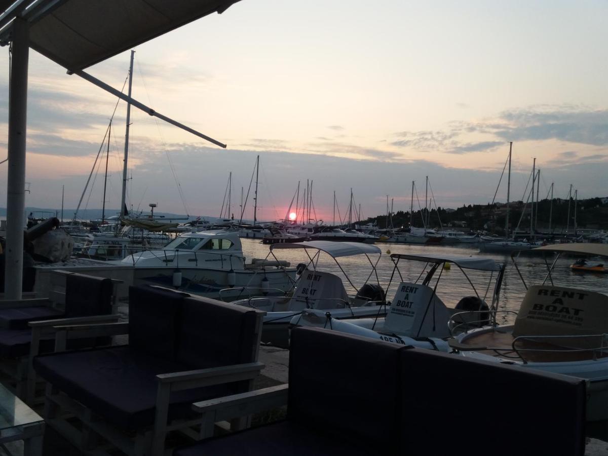 诺维·维诺多尔斯基Nina Seaview公寓 外观 照片